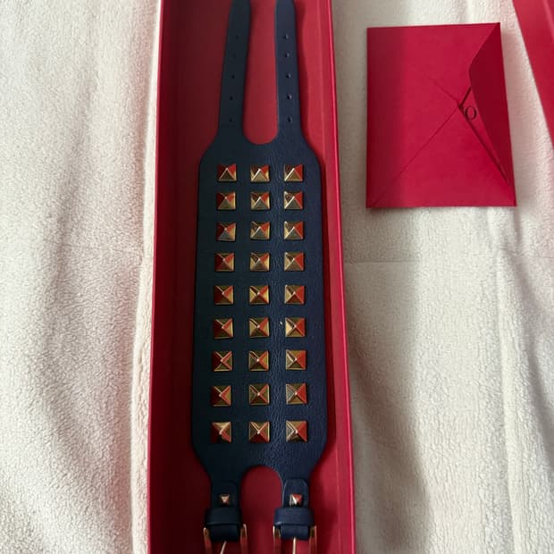 발렌티노 스터드 팔찌