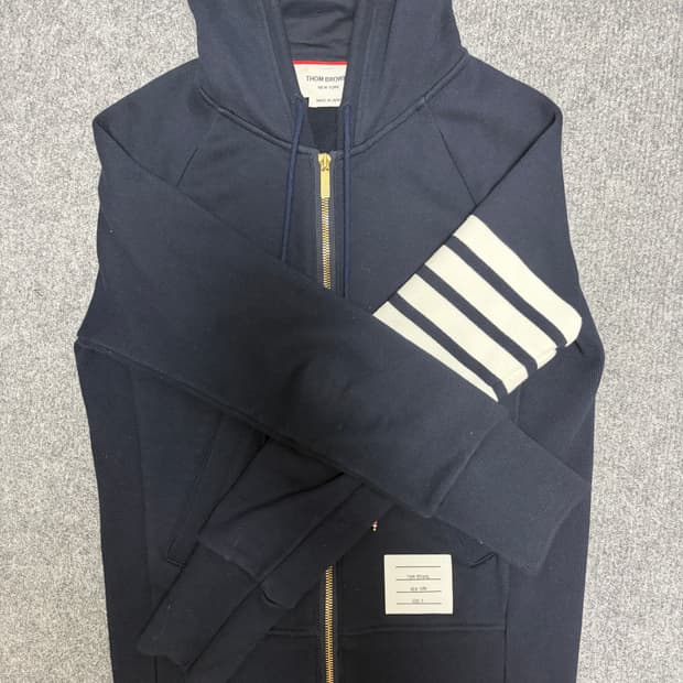 톰브라운 후드집업 사이즈 0