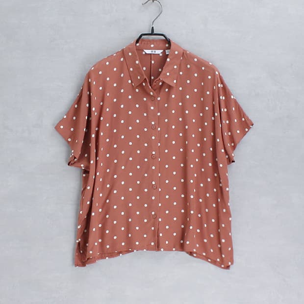UNIQLO _ dot rayon shirt