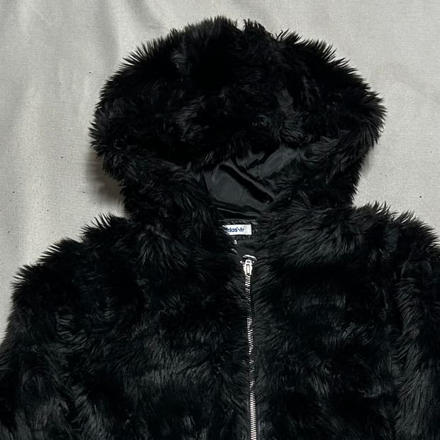 90 아디다스 여성용 블랙 아크릴 크롭 퍼 자켓