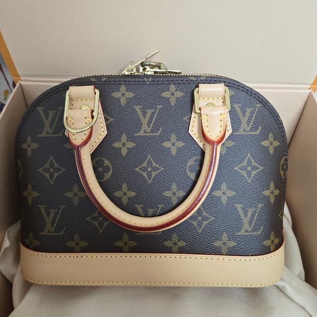 루이비통 알마백