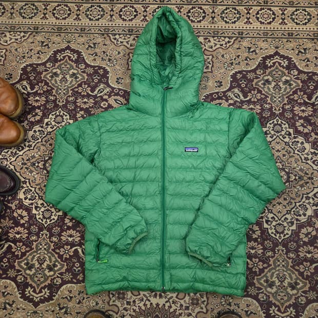 파타고니아 다운스웨터후디m  12년도 택달린 새상품