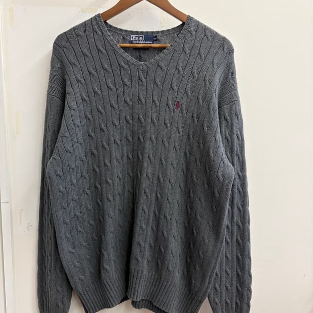 N130. 폴로 꽈배기 브이넥 니트