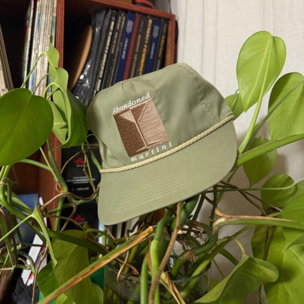 구해요 !!! 어밴던드 마티니 am record sunshy cap