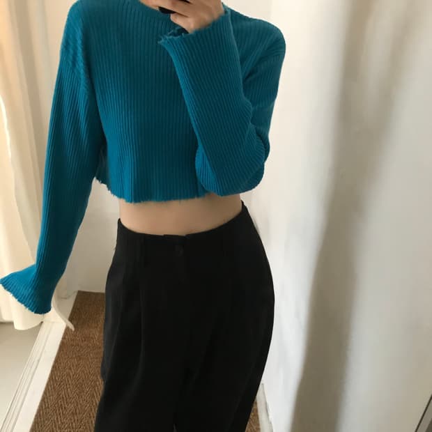 blue crop knit 