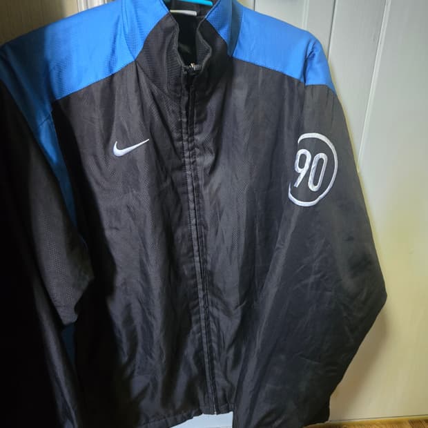 나이키 토탈90 얇은 패딩