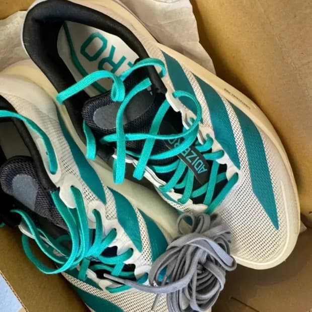 아디제로 보스턴13 클라우드 화이트