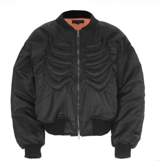 써저리 본 앰보싱 마원 블랙