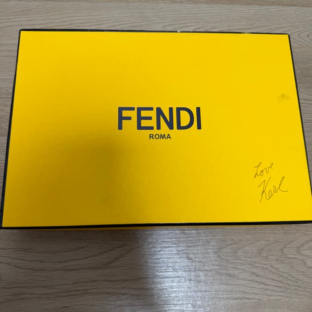 펜디 몬스터 클러치