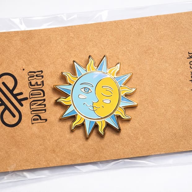 Pindex 해/달 에나멜 핀뱃지 새상품