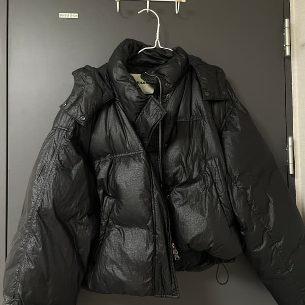 인사일런스 크롭 후디드 다운 패딩