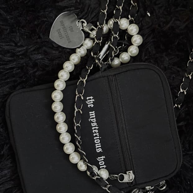 미스테리어스호텔 PEARL SPORTY BAG