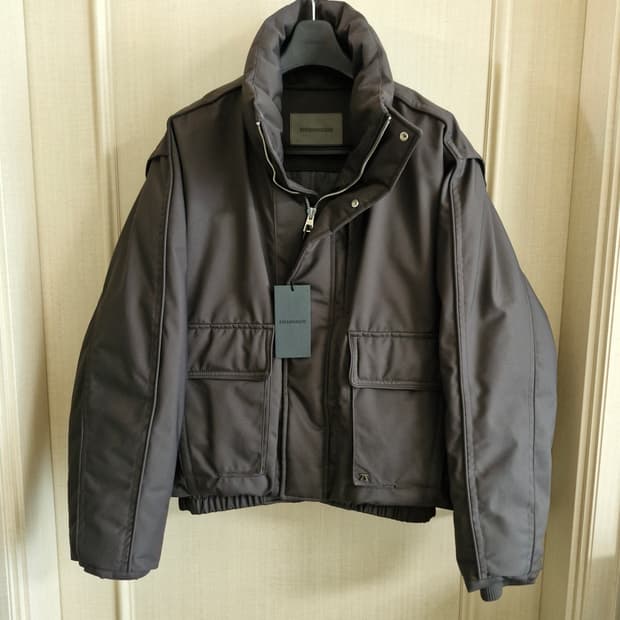 지오송지오 24Fw 돌먼 하이넥 패딩 차콜 100