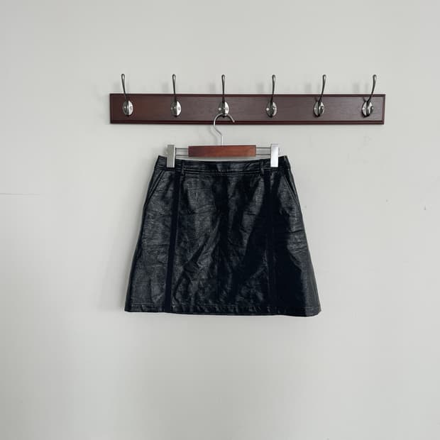 랑방 블랙 레자 미니 스커트