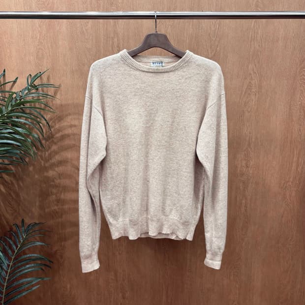 빔즈 라운드넥 코튼 긴팔 니트 무지 디테일 루즈핏 베이지