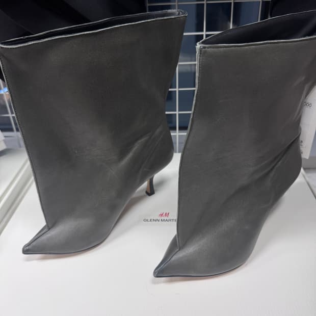 h&m 글렌마틴스 레더 힐 부츠 40