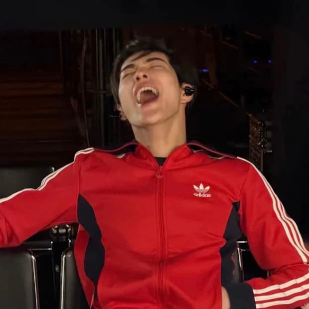 코르티스 건호) 아디다스 유로파 트랙탑 져지 레드