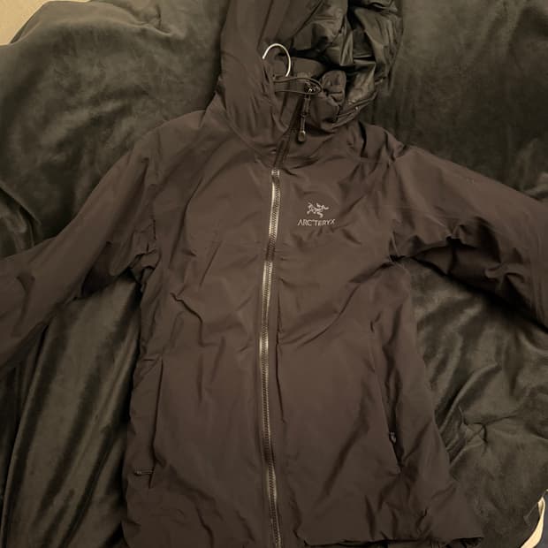 아크테릭스 아톰 패딩