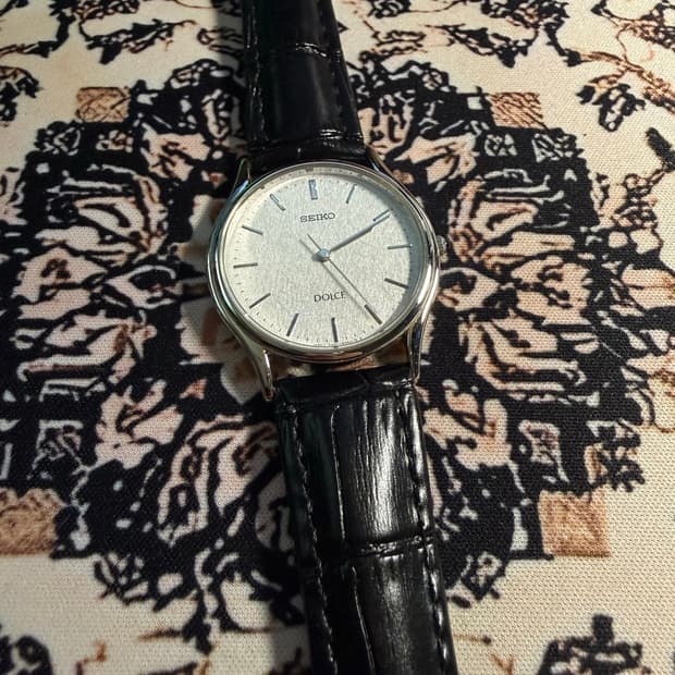 SEIKO DOLCE 빈티지 쿼츠 시계
