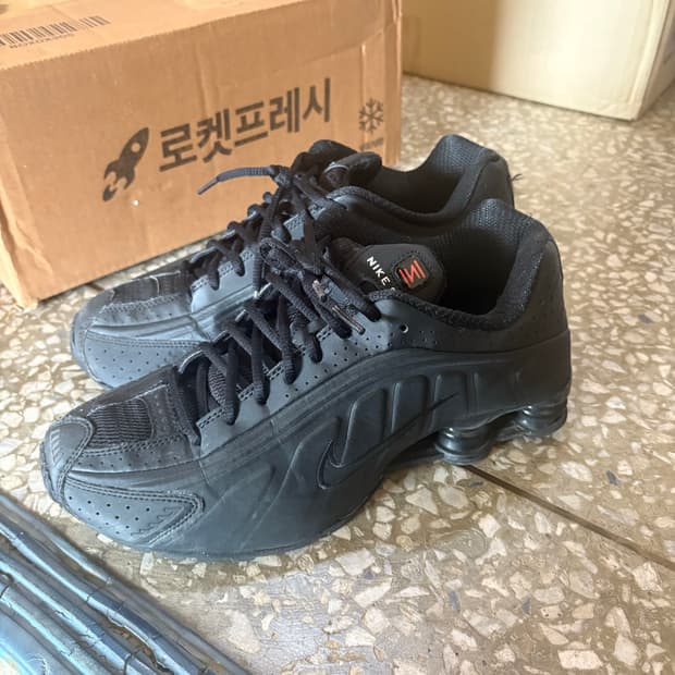 (W)나이키 샥스-275size 남자 265~270