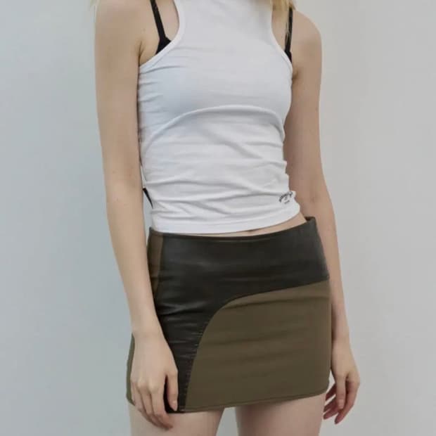 윤비누님착용!) 보헤미안서울 레더 미니 스커트