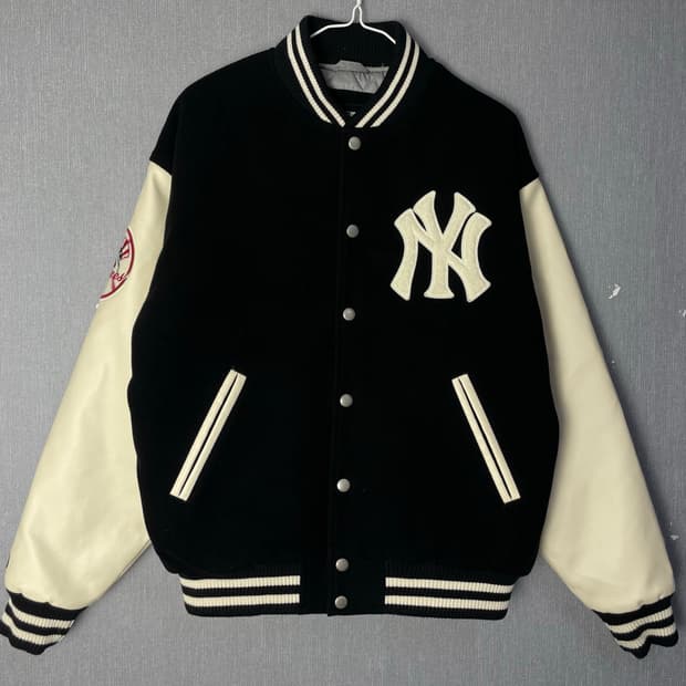 [90] MLB 뉴욕 양키스 스타디움 자켓 블랙 아이보리