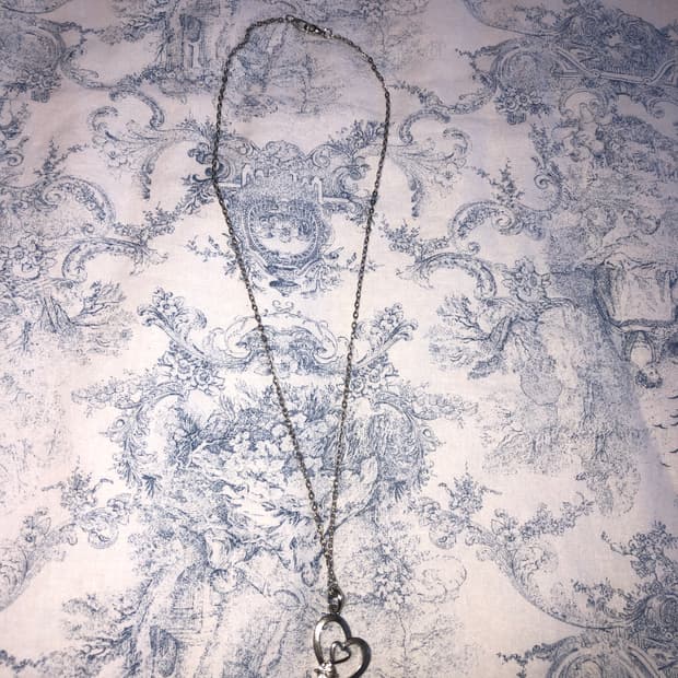 Vintage  Heartline drop necklace