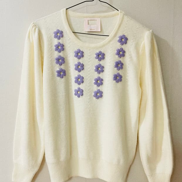 새상품) 글로니 Glowny 섈리 16플라워 꽃자수 아이보리 니트 정가 