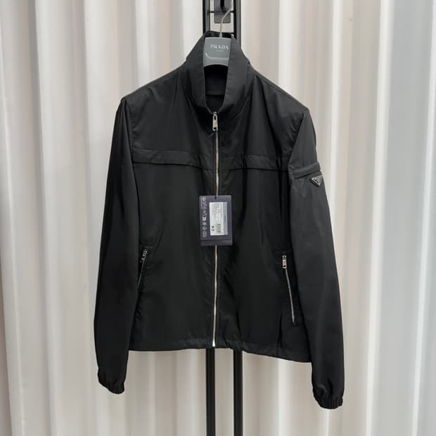 [신형/54] 프라다 리나일론 바람막이 블랙