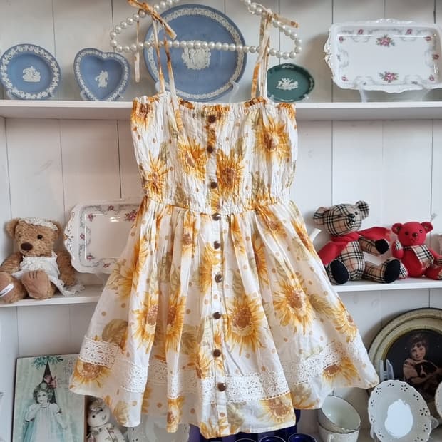 리즈리사(LIZ LISA) 해바라기 셔링 미니 원피스