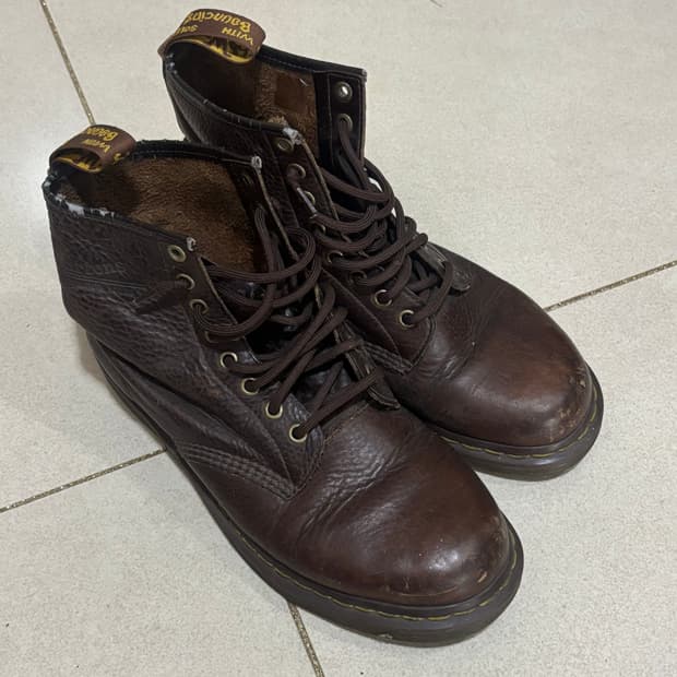 닥터마틴 1460 8홀 브라운 워커 부츠 260