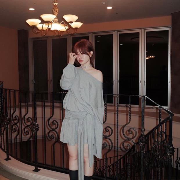 Freckle 프레클 bow frill skirt in gray 세트