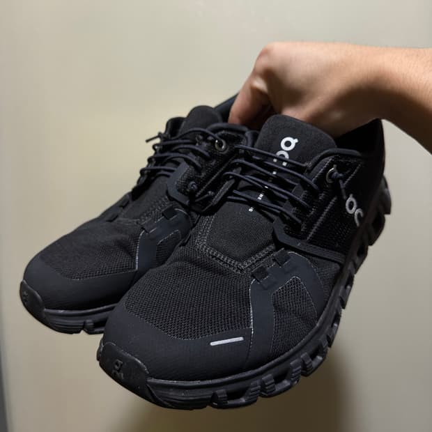 온 러닝 클라우드6 블랙 (265, 1회착)