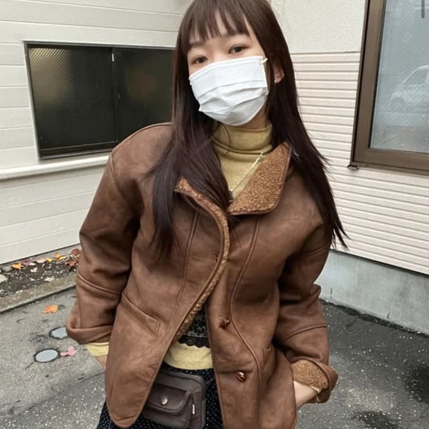 김아홉 소프트 몽돌 무스탕