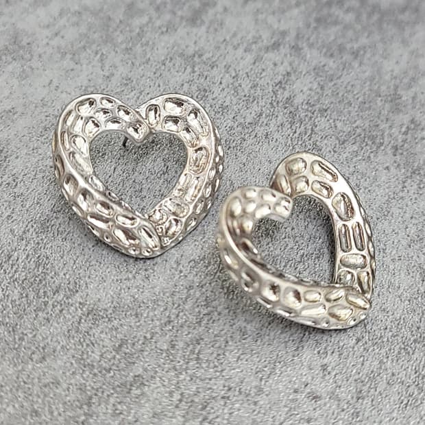 heart earrings