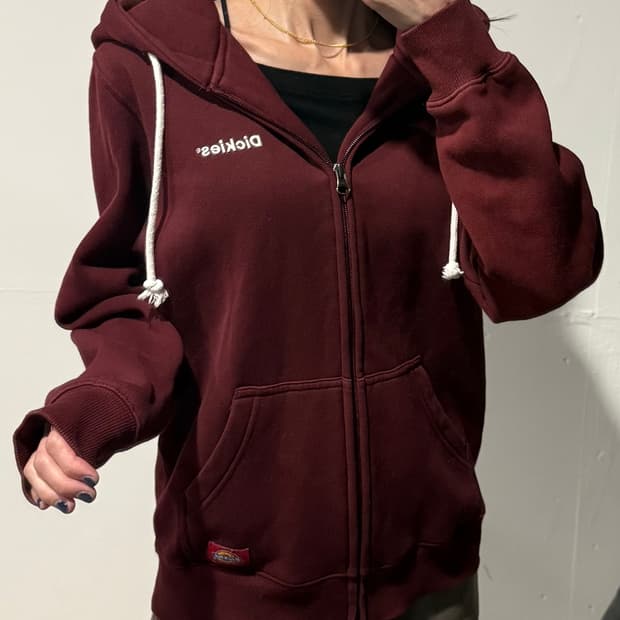 디키즈 스펠 자수 후드집업