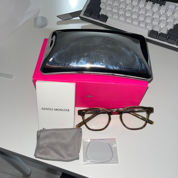 젠틀몬스터 vonzo 본조 카키 (택포)