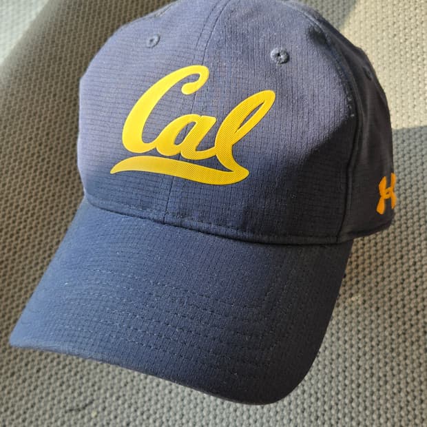 언더아머 x Cal(버클리) 볼캡