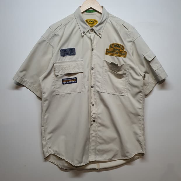 카멜 반팔 셔츠 