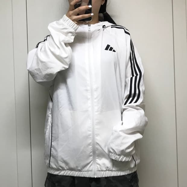 아디다스 화이트 바람막이 L