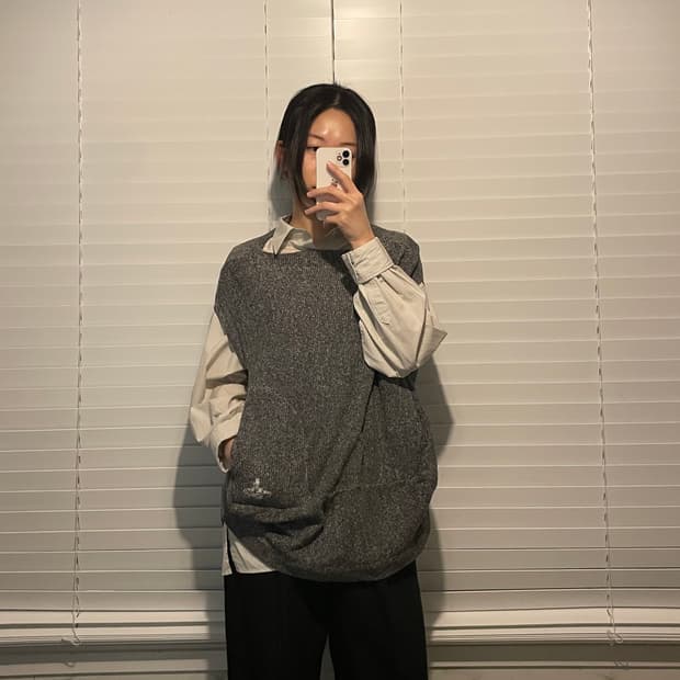 비비안웨스트우드 스퀘어쉐입 니트 베스트