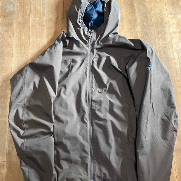 [M] 아크테릭스 솔라노 후디 그리즈 미디움