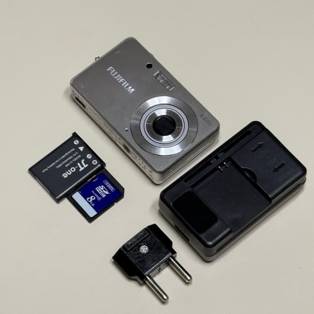 후지필름 파인픽스 J10 빈티지 디카 디지털카메라 실버