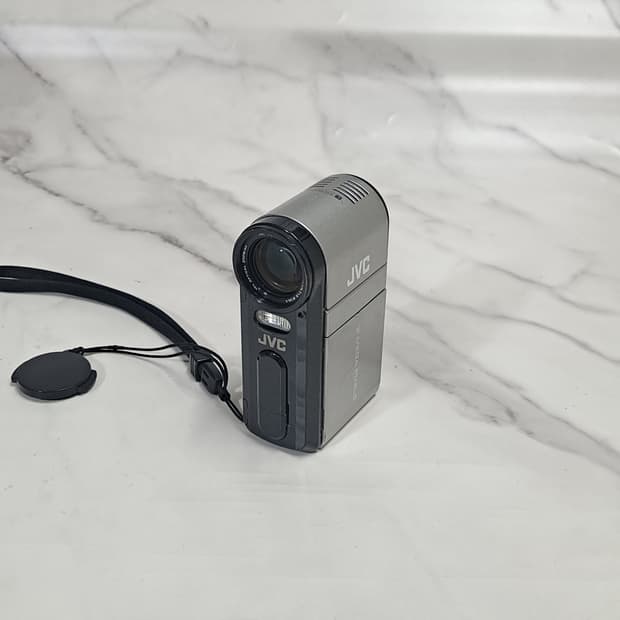 JVC Everio GZ-MC100KR 빈티지 캠코더