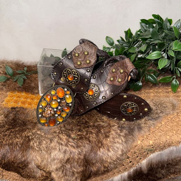 Brown oriental cubic strap buckle belt