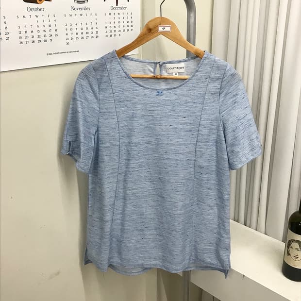 꾸레쥬 로고 블라우스