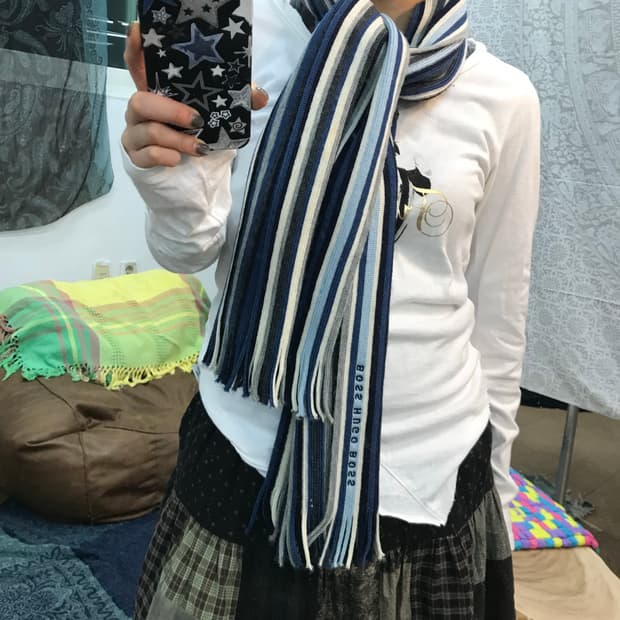 휴고보스 스트라이프 머플러 목도리 