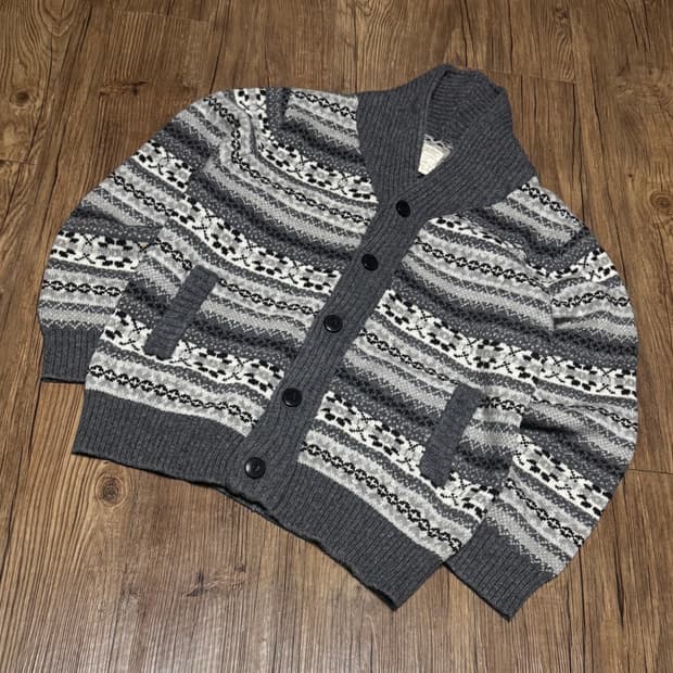[L] 백 넘버 숄 카라 기하학 패턴 니트 가디건