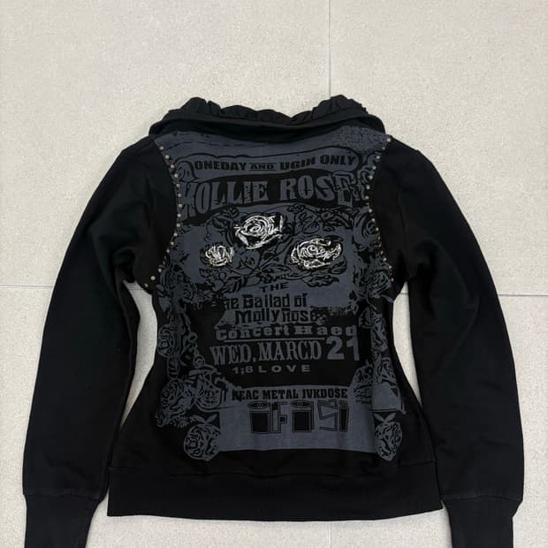 백프린팅 스터드 집업