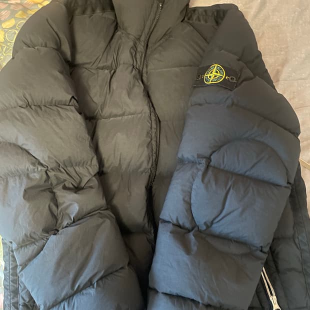 스톤아일랜드 심리스 터널 다운 자켓